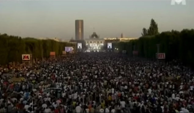 Ze (RE) Tour with Three million person audience at the Eiffel Tower in France.